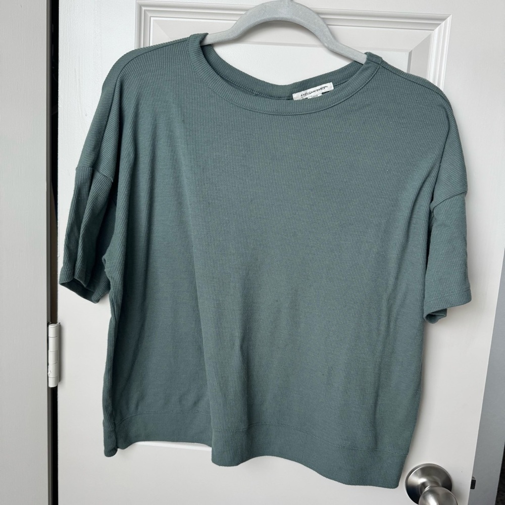American Eagle green ribbed activewear top with open backside size small - Picture 2 of 7
